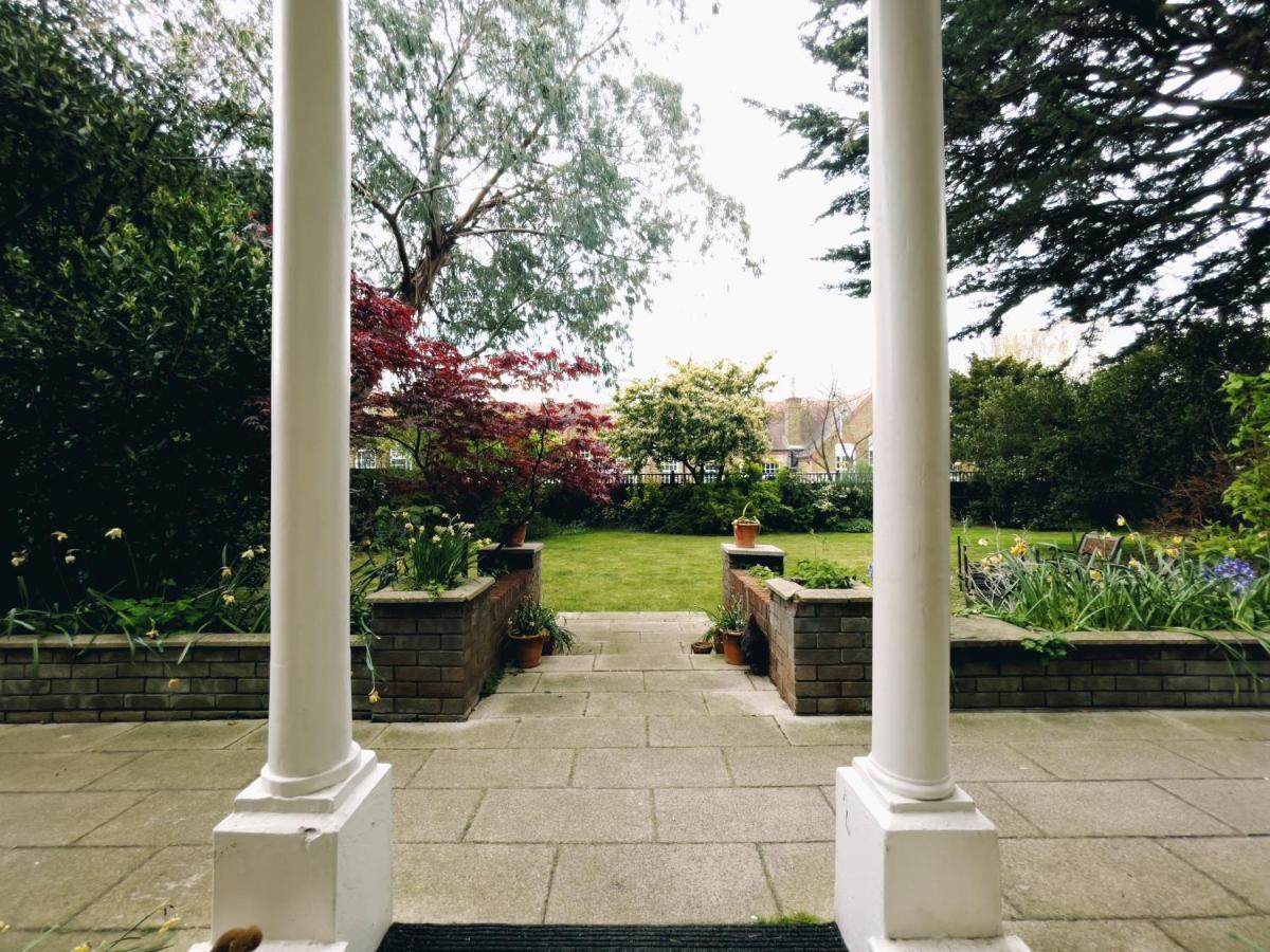 Manor House Of Cheshunt- Historic Villa Exterior foto